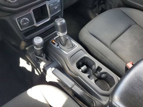 Used 2019 Jeep Wrangler Sport AWD/4WD image 26