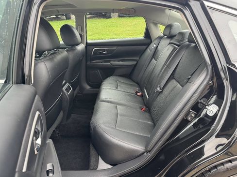 Used 2016 Nissan Altima 2.5 SL w/ Moonroof Package FWD image 11