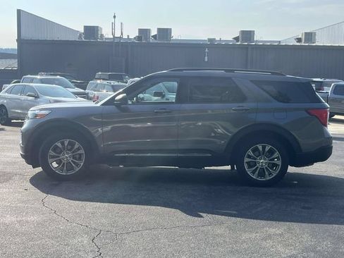 Used 2023 Ford Explorer XLT w/ Equipment Group 202A RWD image 7