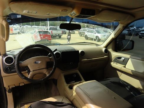 Used 2004 Ford Expedition Eddie Bauer image 20
