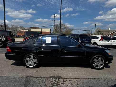 Used 2004 Lexus LS 430 w/ Ultra Luxury Pkg RWD image 4