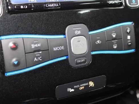 Used 2015 Nissan Leaf SL w/ Premium Package FWD image 20