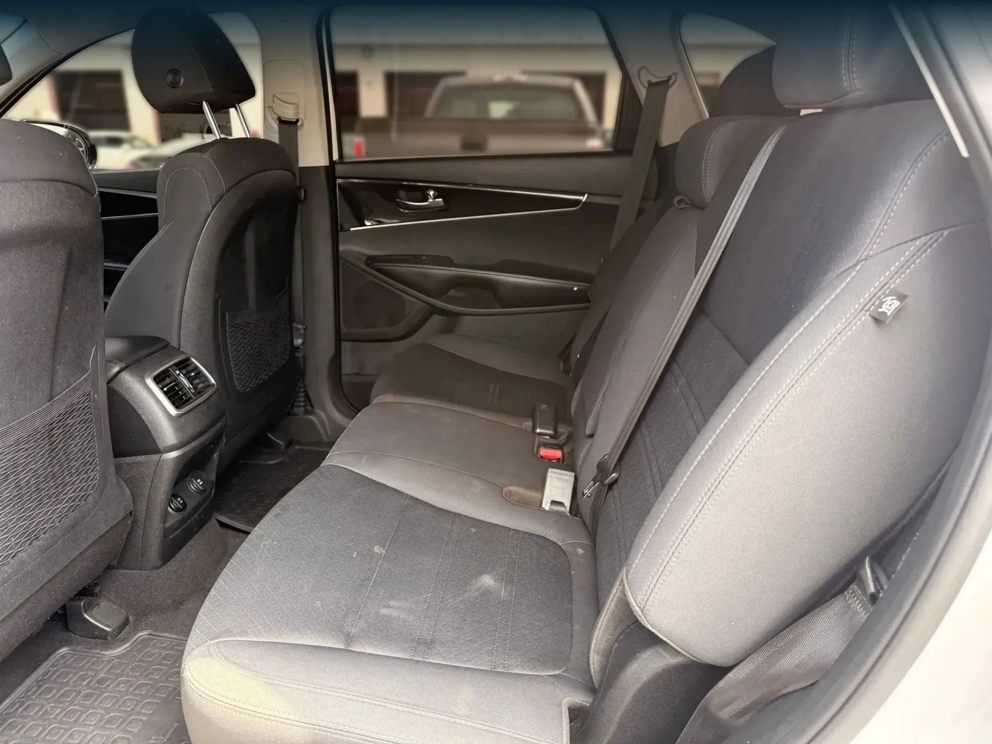 Used 2020 Kia Sorento FWD V6 image 21
