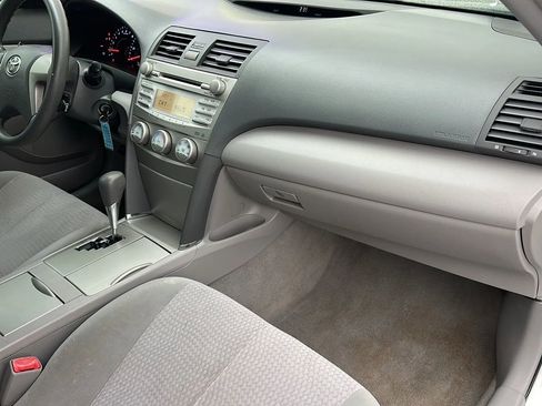 Used 2010 Toyota Camry SE image 18