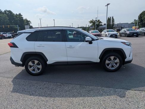Used 2022 Toyota RAV4 XLE w/ Convenience Package FWD image 7