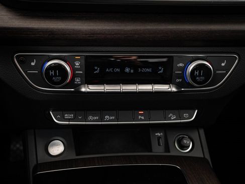 Used 2023 Audi Q5 2.0T Premium w/ Convenience Package image 36