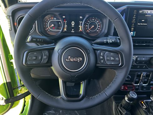 New 2025 Jeep Gladiator Mojave w/ Convenience Group image 18