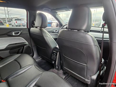Used 2023 Jeep Compass Latitude AWD/4WD image 34