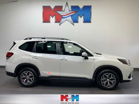 Used 2022 Subaru Forester Premium w/ Popular Package #1 image 1