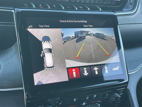 Used 2024 Jeep Grand Cherokee L Limited w/ Luxury Tech Group II image 26