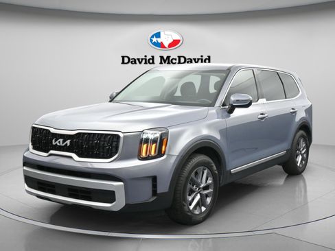 Used 2024 Kia Telluride LX image 1