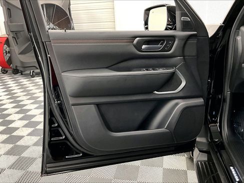 New 2026 Nissan Armada Platinum AWD/4WD image 30