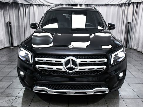 Used 2023 Mercedes-Benz GLB 250 4MATIC w/ Premium Package image 2