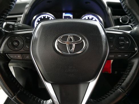Used 2019 Toyota Camry SE image 25
