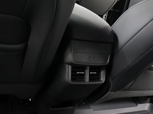 New 2026 Chevrolet Equinox LT w/ Convenience Package II FWD image 24