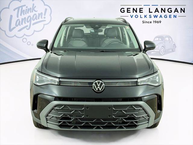 New 2027 Volkswagen Taos SE AWD/4WD image 2