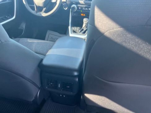 Used 2019 Toyota RAV4 XLE image 29