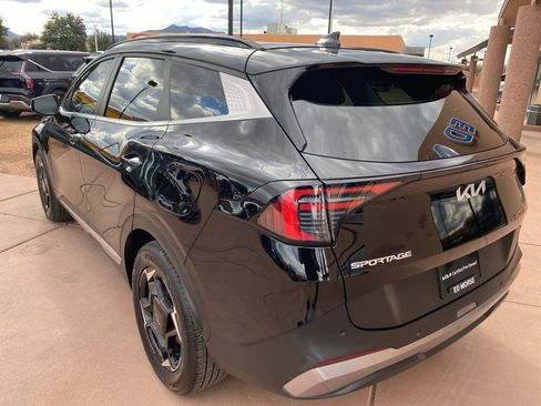 Certified 2026 Kia Sportage EX w/ EX Panorama Roof Package image 6