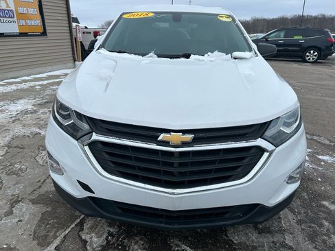 Used 2018 Chevrolet Equinox LS image 2