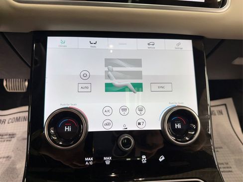 Used 2019 Land Rover Range Rover Velar R-Dynamic SE image 30