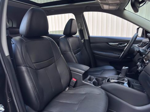 Used 2019 Nissan Rogue SL w/ Premium Package AWD/4WD image 37