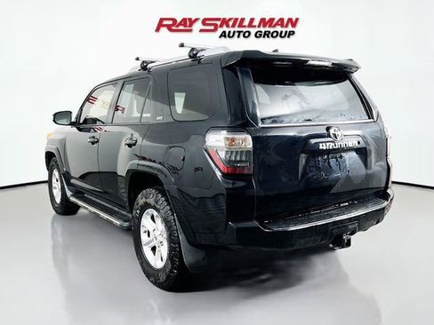 Used 2017 Toyota 4Runner SR5 Premium image 5