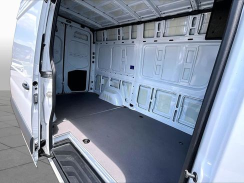 Used 2025 Mercedes-Benz Sprinter 2500 image 19