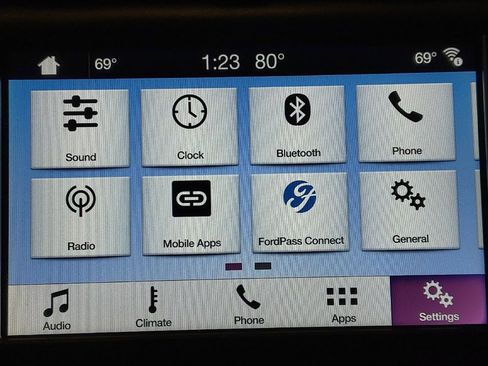 Used 2019 Ford Fusion SE FWD image 25