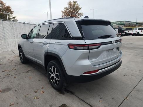 New 2025 Jeep Grand Cherokee Limited image 24