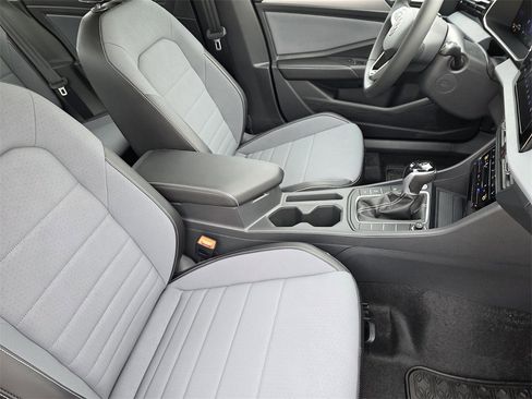 New 2026 Volkswagen Jetta SE image 10