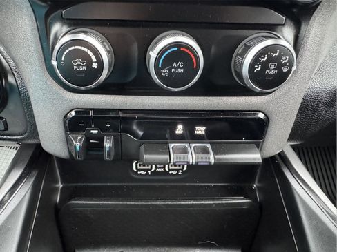 Used 2021 RAM 1500 Big Horn w/ Built-to-serve Edition image 26