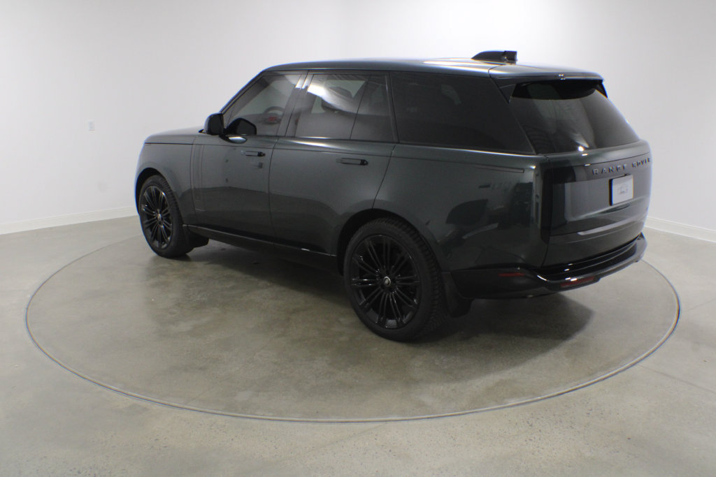 Certified 2025 Land Rover Range Rover SE AWD/4WD image 3