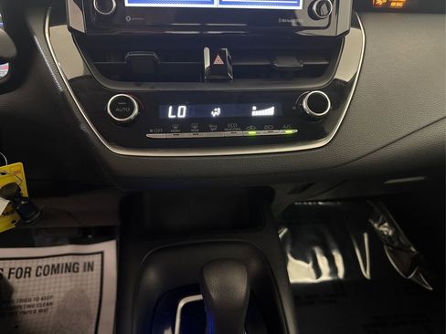Used 2022 Toyota Corolla LE FWD image 37