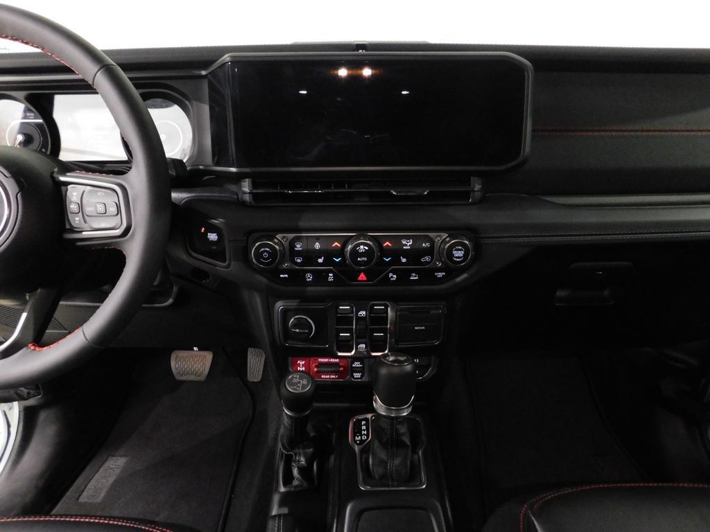 Used 2024 Jeep Wrangler Unlimited Rubicon AWD/4WD image 38