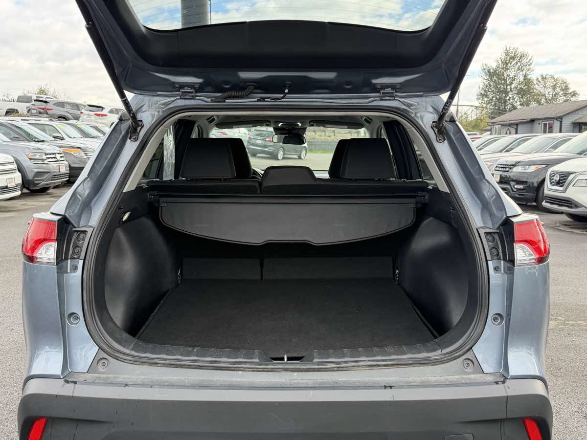 Used 2025 Toyota Corolla Cross LE AWD/4WD image 24