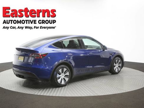 Used 2022 Tesla Model Y Long Range AWD/4WD image 35