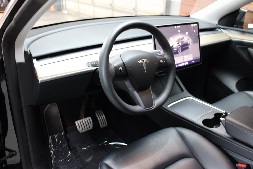 Used 2023 Tesla Model Y Performance AWD/4WD image 6
