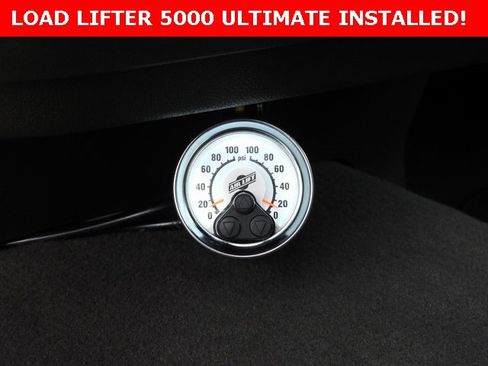 Used 2025 Chevrolet Silverado 2500 LT image 2