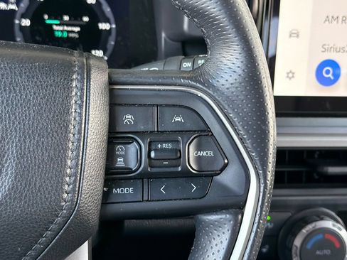 Used 2025 Toyota 4Runner TRD Off-Road Premium AWD/4WD image 31