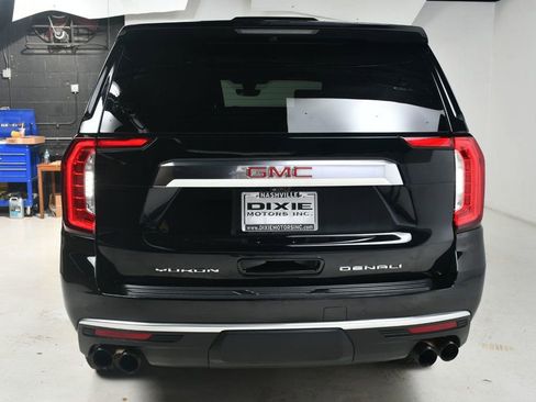 Used 2021 GMC Yukon Denali w/ Denali Premium Package image 18