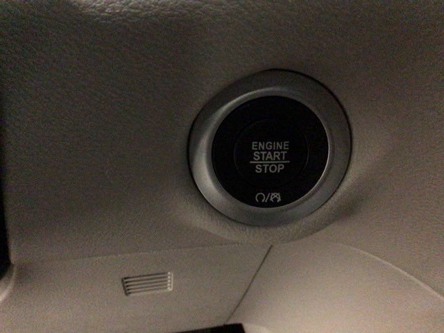 Used 2022 Chrysler Voyager LX FWD image 23