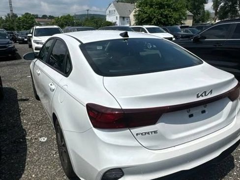 Used 2024 Kia Forte LXS FWD image 4