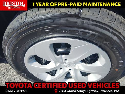 Used 2024 Toyota RAV4 LE AWD/4WD image 11