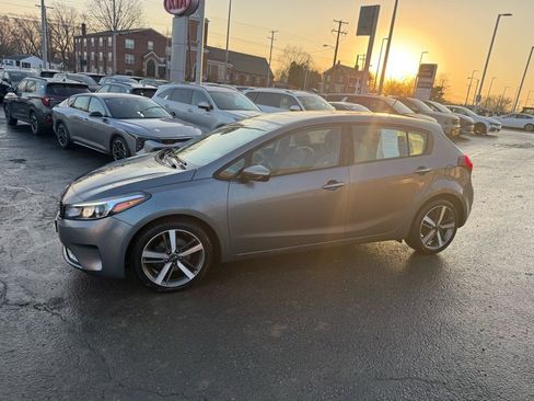 Used 2017 Kia Forte EX w/ EX Premium Tech Package image 3