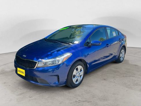 Used 2017 Kia Forte LX FWD image 1