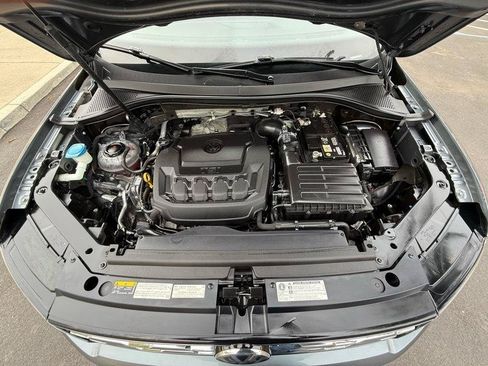 Used 2018 Volkswagen Tiguan SE AWD/4WD image 25