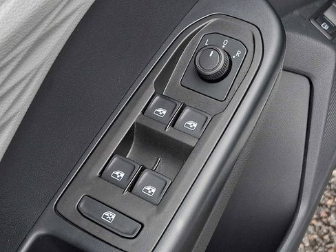 Used 2024 Volkswagen Taos S image 25