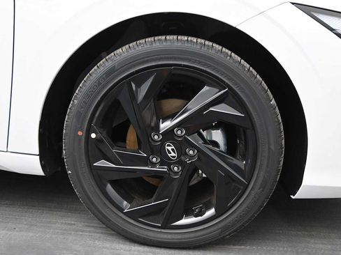 New 2026 Hyundai Elantra SEL Sport FWD image 10