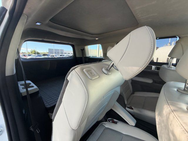 Used 2025 Hyundai Santa Fe Calligraphy AWD/4WD image 18