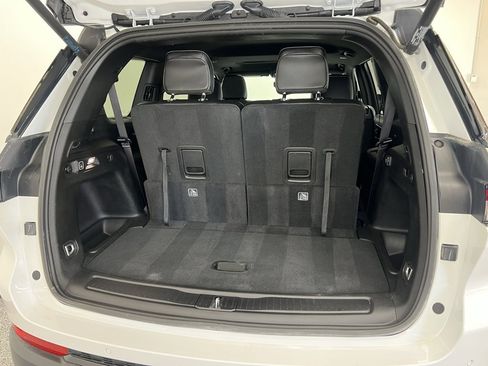 Used 2024 Jeep Grand Cherokee L Altitude image 8